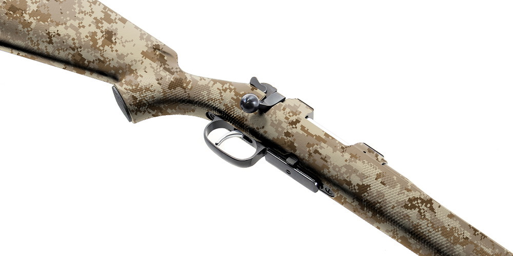 Airsoft-Gewehr mit Digital-Camouflage-Design und Metallabzug.