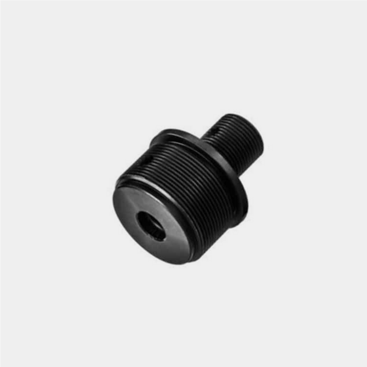 Schwarzes Airsoft-Gewindeadapterstück mit Rillen, seitlich auf weißem Hintergrund.