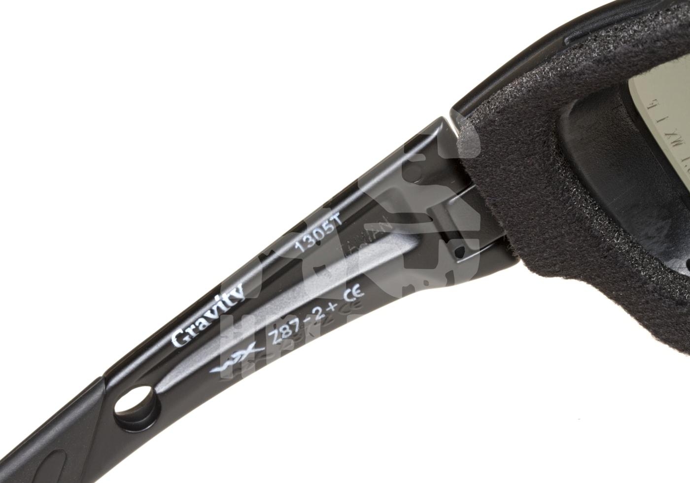 Schwarze Schutzbrille mit Schaumstoffpolsterung, seitlicher Aufdruck "Gravity 1305T" und CE-Zertifizierung.