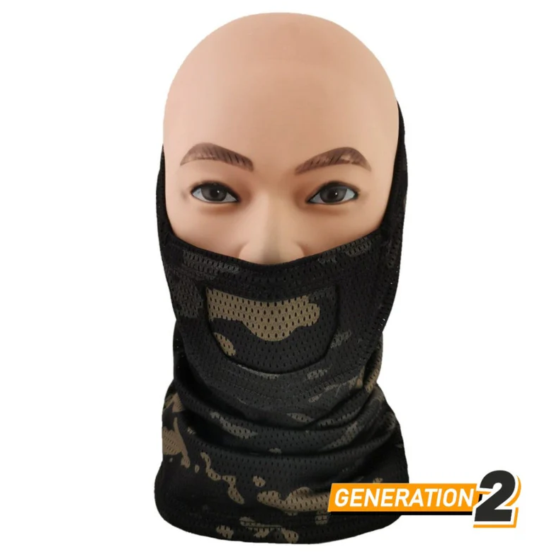 Tarnmuster-Gesichtsmaske auf Mannequin, mit Luftlöchern, Generation 2.