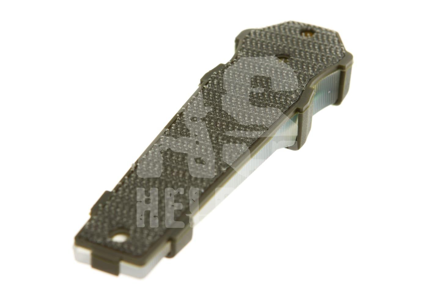 Airsoft-Magazinabdeckung, schwarze Textur, vor weißem Hintergrund dargestellt.