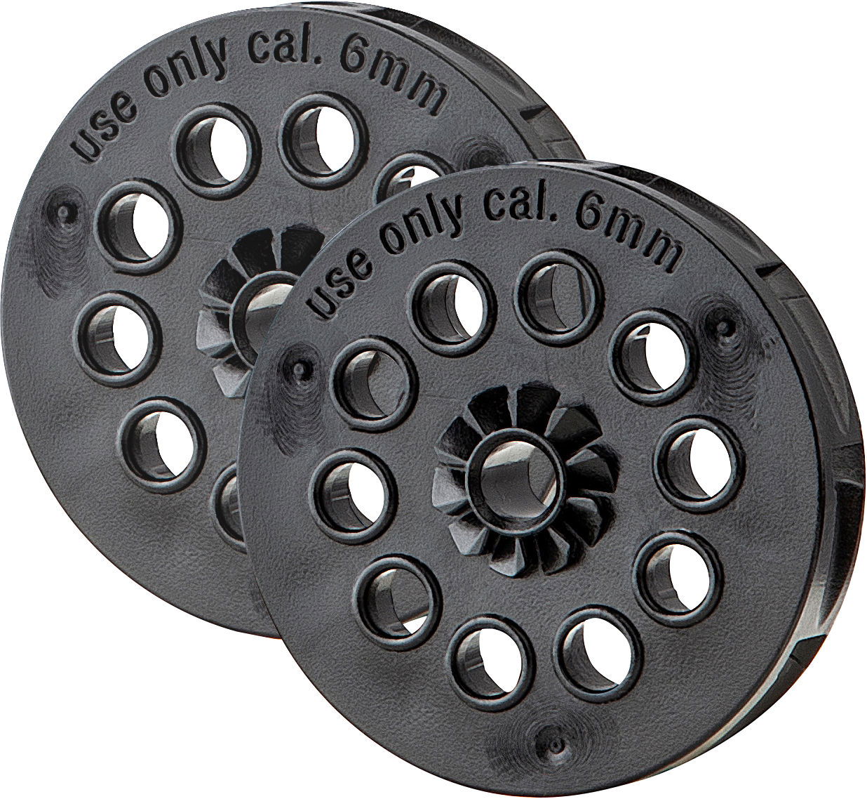 Zwei schwarze Airsoft-Magazintrommeln, 6mm Kaliber, mit zehn Kammern.