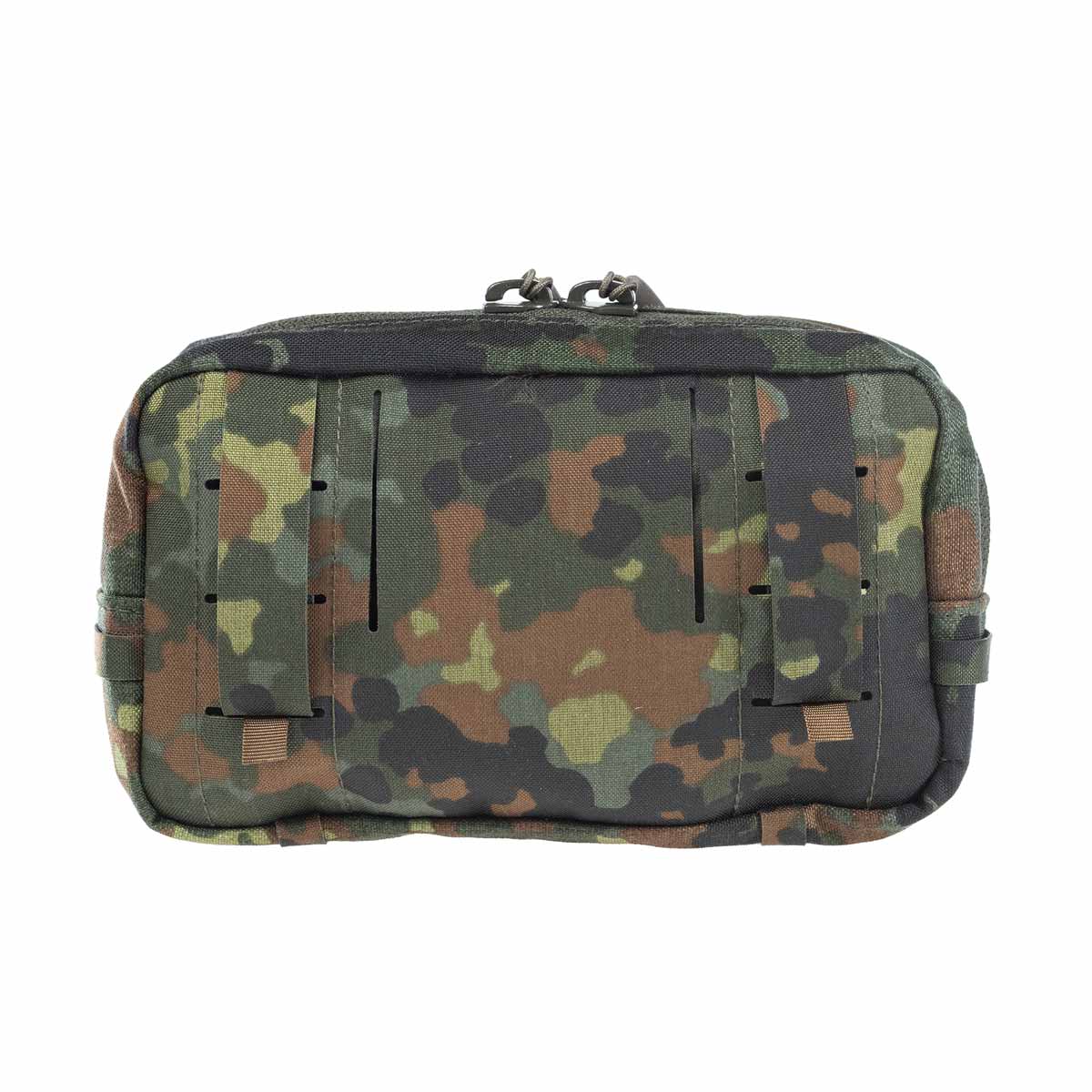 Tarnmuster-Tasche mit Reißverschluss für Airsoft-Ausrüstung. Praktisch und robust für den Außeneinsatz.
