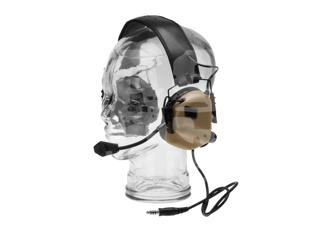 Taktisches Airsoft-Headset in Beige auf transparentem Kopfmodell, mit Mikrofonarm und Klinkenstecker.