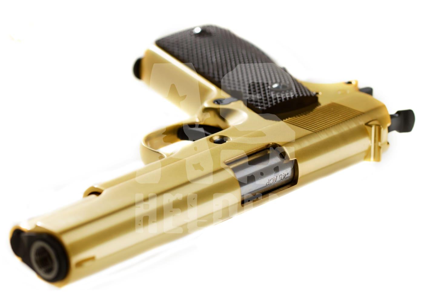 WE M1911 Full Metal GBB - ab 18 Jahren Goldfarbene Pistole mit schwarzem Griff, detaillierte Vorderansicht, verwendet für Airsoft-Spiele.