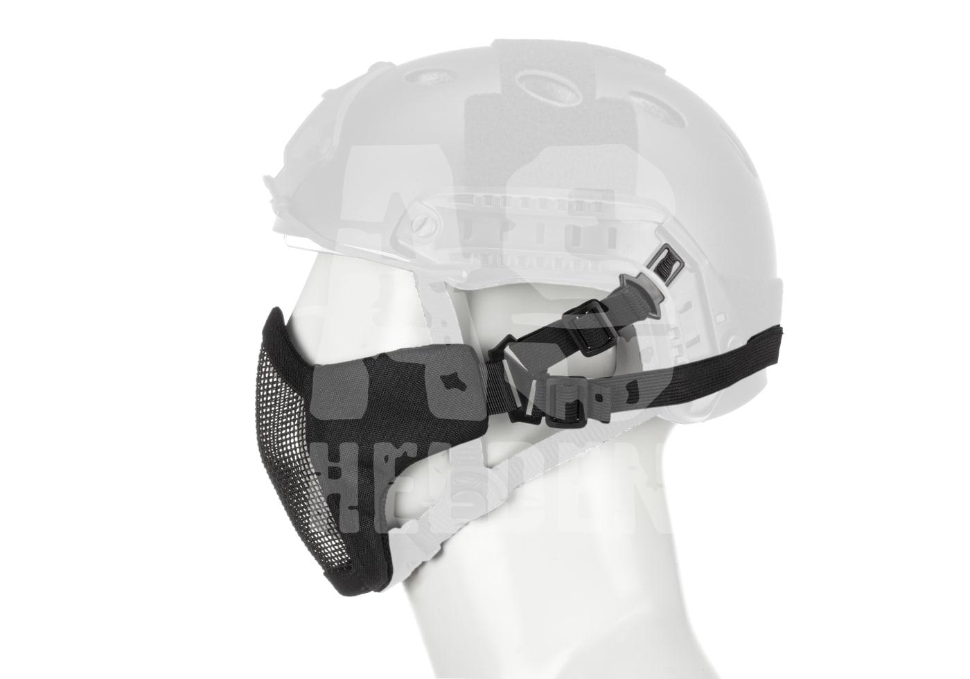 Mk.II Steel Half Face Mask FAST Version Airsoft-Schutzmaske mit Metallgitter, schwarz, seitlich an einem Helm montiert.