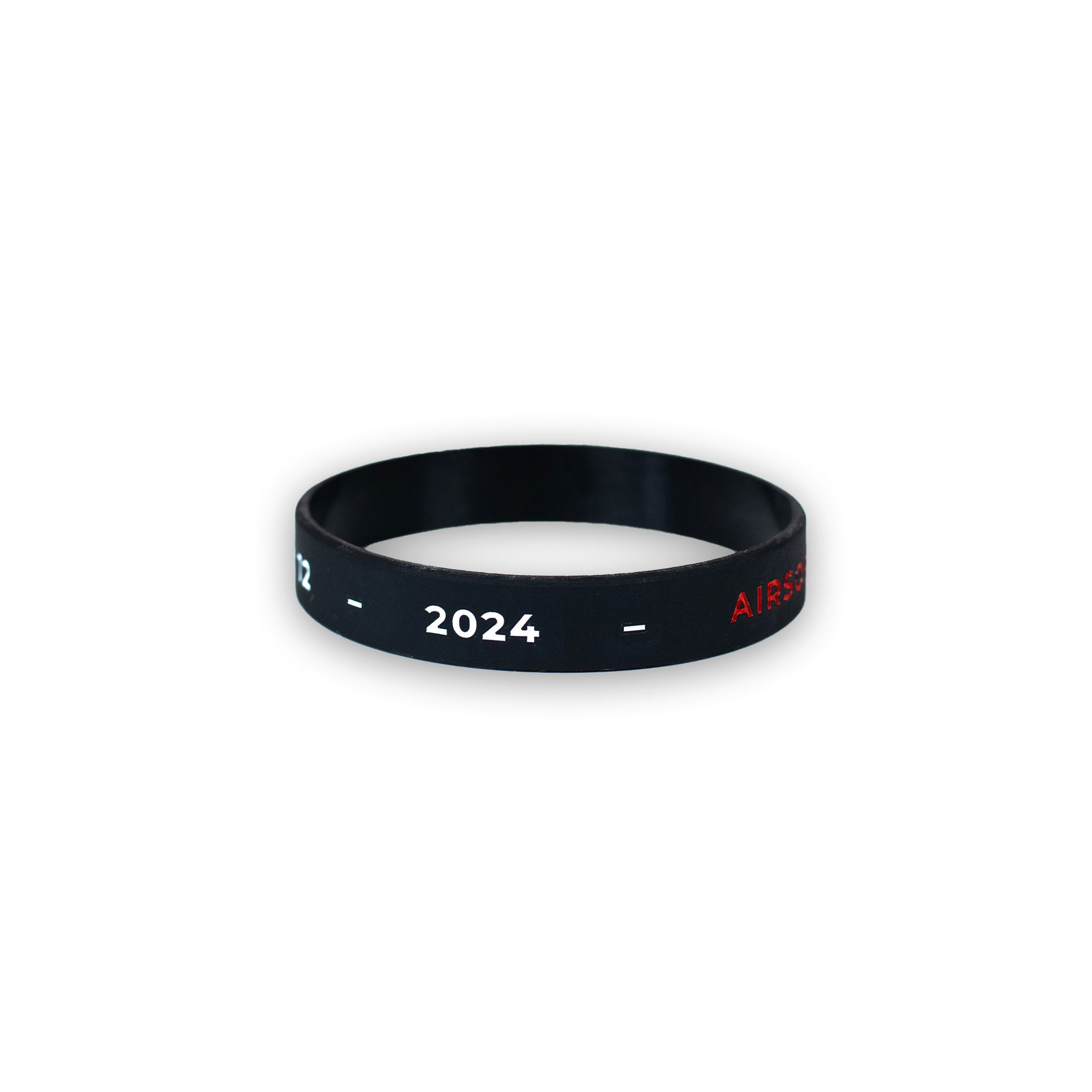 Schwarzes Armband mit weißem Schriftzug "2024" und rotem "Airsoft"-Text.