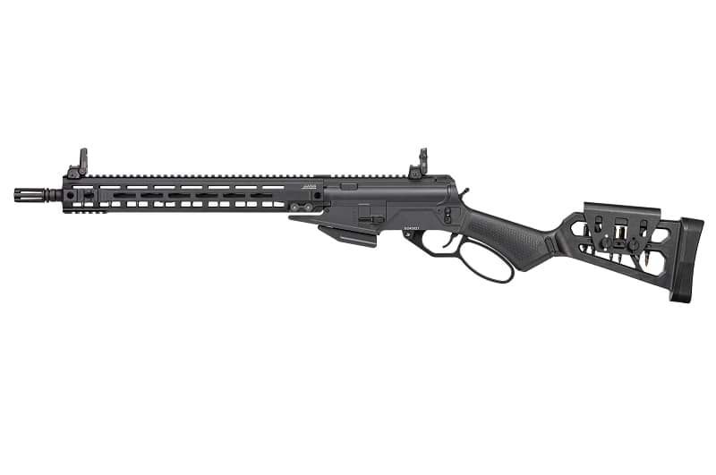 Airsoft-Gewehr mit taktischem Look und langem Lauf, schwarzes Design, verstellbare Schulterstütze.