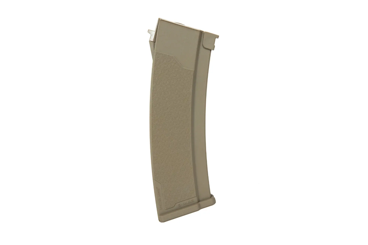 Specna Arms S-Mag Mid-Cap Magazin for J-Series 175 BBs tan Braunes Airsoft-Magazin im AK-Stil, seitlich betrachtet.
