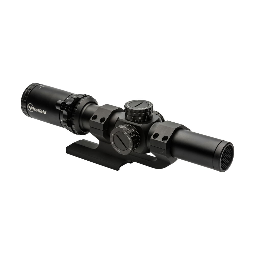 Schwarzes Zielfernrohr für Airsoft-Waffen mit Verstellknöpfen und Halterung.