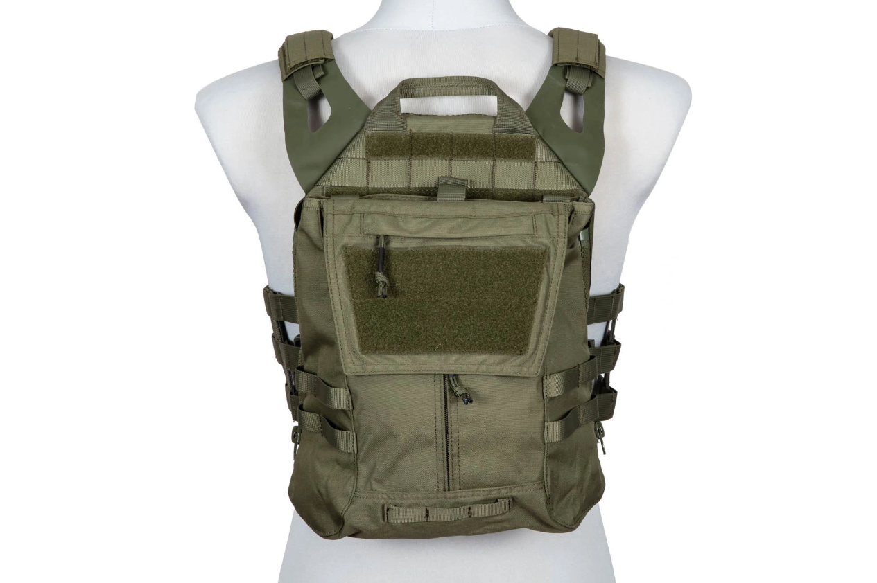 GFT Jump MK2 Tactical Vest Olivgrünes Airsoft-Plate-Carrier auf einem weißen Mannequin. Ideal für taktische Ausrüstung und Schutz.