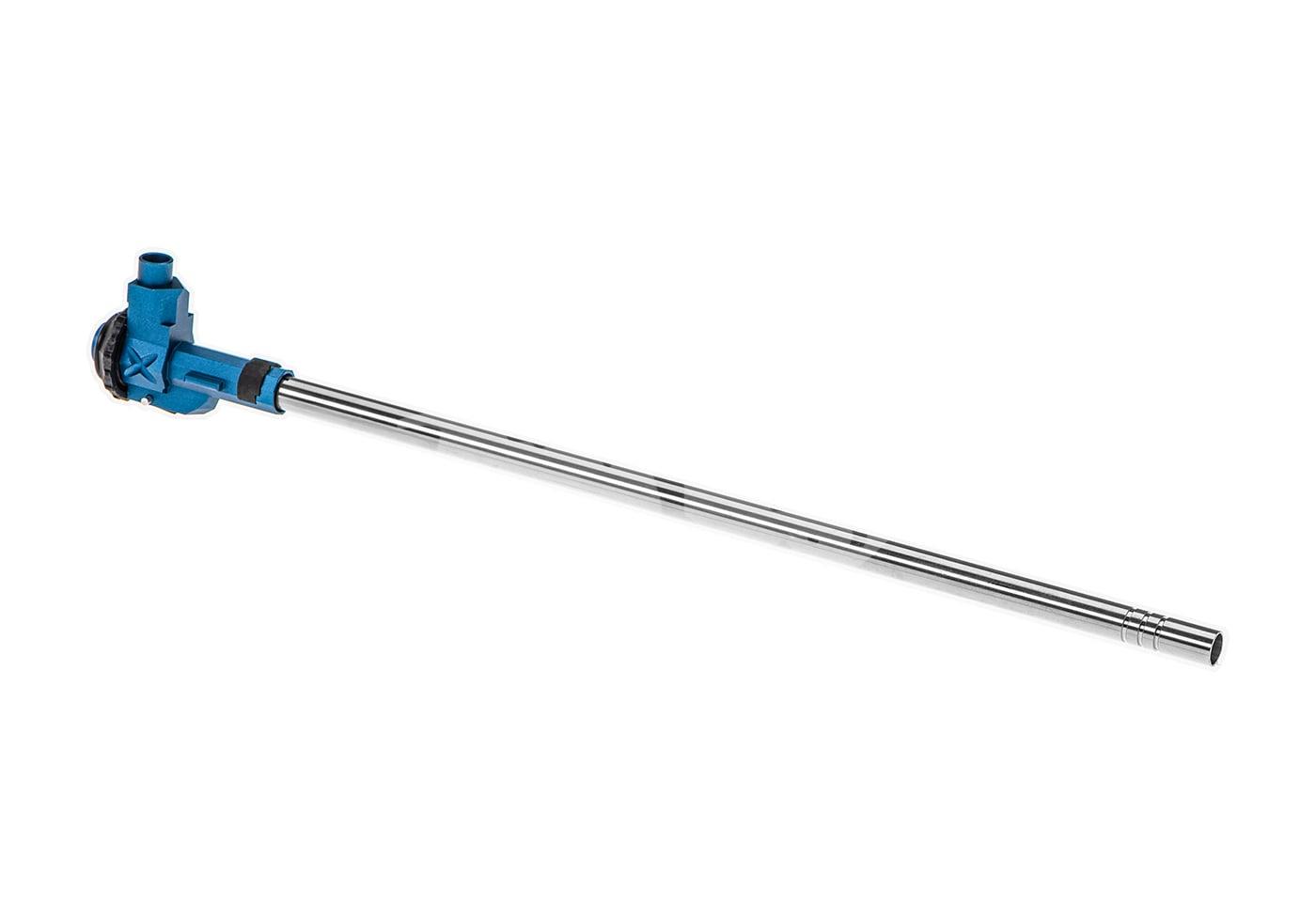 Blauer Airsoft-Hop-Up mit silbernem Innenlauf, seitliche Ansicht.