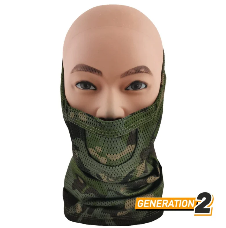 Tarnmuster-Maske auf einem Schaufensterkopf, atmungsaktiv, Generation 2 Design.