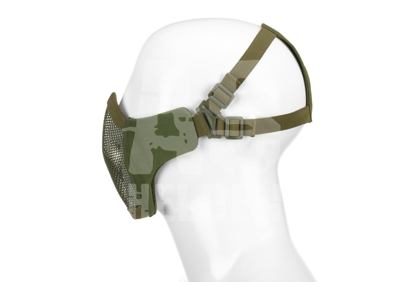 Mk.II Steel Half Face Mask Tarnfarbene Airsoft-Gesichtsmaske mit verstellbarem Riemen, aus Mesh-Material auf weißem Hintergrund gezeigt.