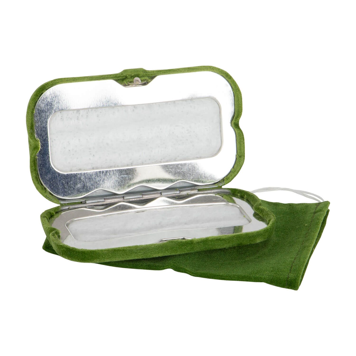 Grünes Brillenetui mit offenem Deckel und verspiegelter Innenseite.