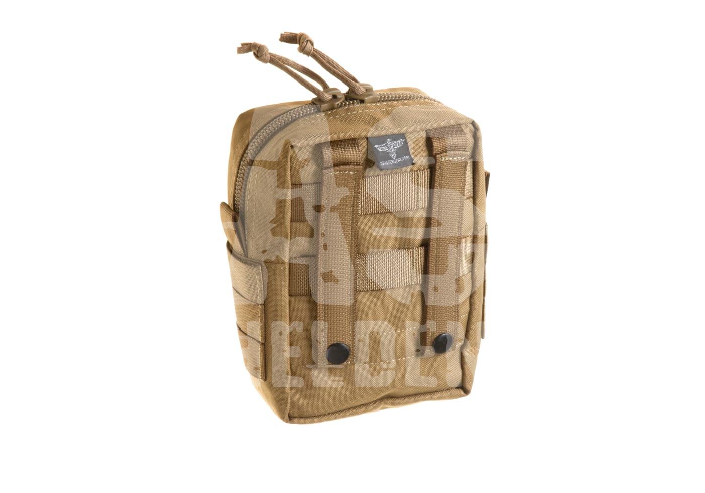 Tarnfarbene Molle-Tasche mit Reißverschluss für Airsoft-Zubehör, kompakt und robust gestaltet.
