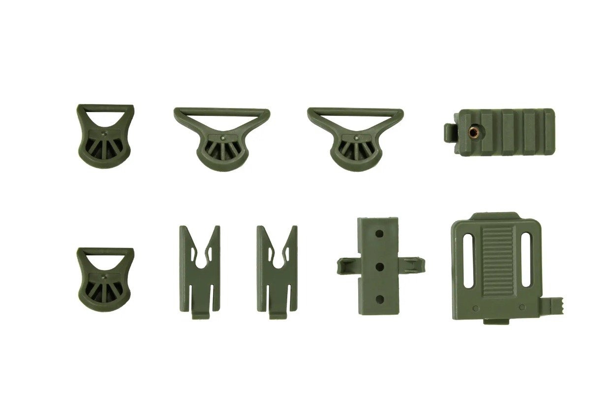 Grüne Airsoft-Befestigungsteile und Clips zur Ausrüstungssicherung, in verschiedener Form und Größe.