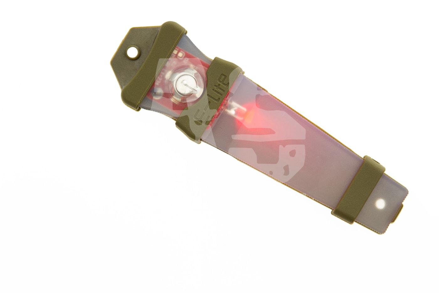 Flexibles Airsoft-Signallicht mit rotem LED-Schein, olivgrüne Befestigungslaschen.