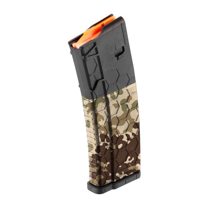Airsoft-Magazin mit Multicam-Design, schwarzem Oberteil und orangefarbenem Einsatz. Ideal für taktische Spiele.