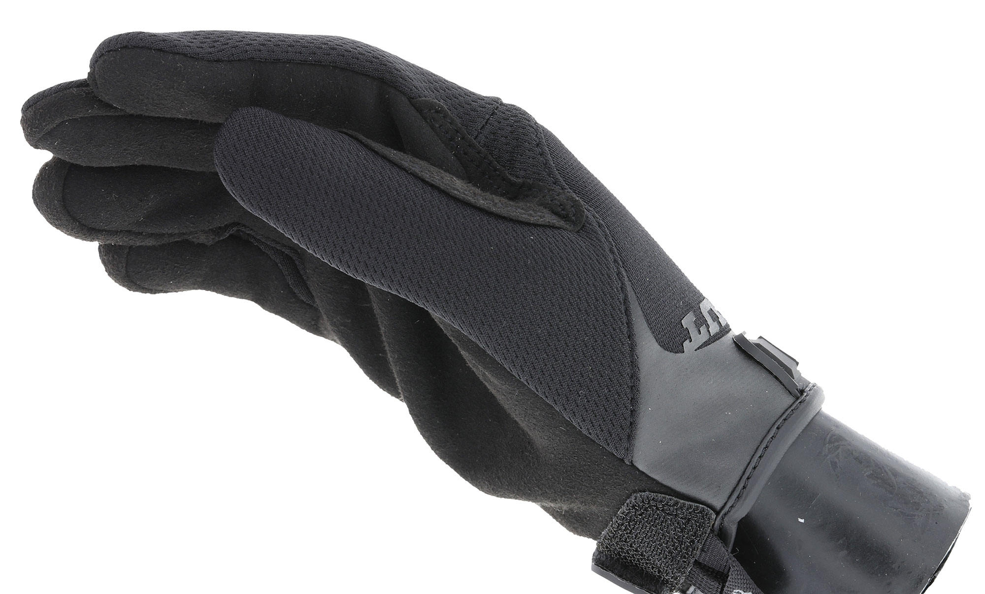 Schwarzer, gepolsterter taktischer Handschuh mit Klettverschluss, ideal für Airsoft-Aktivitäten.