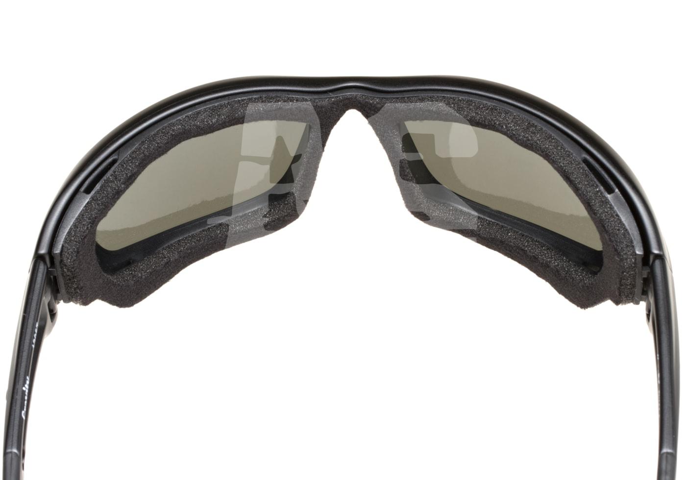 Airsoft-Brille mit Schaumstoffpolsterung und getönten Gläsern, seitliche Ansicht.