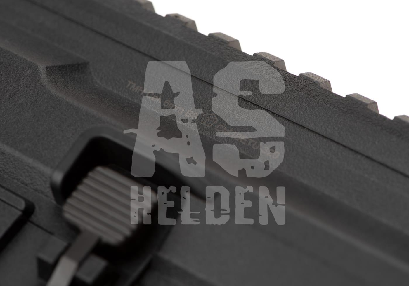 G&G CMF-16 E.T.U. S-AEG - ab 18 Jahren Airsoft-Schiene in Nahaufnahme mit erhabenem AS-Helden-Logo auf schwarzer Oberfläche.
