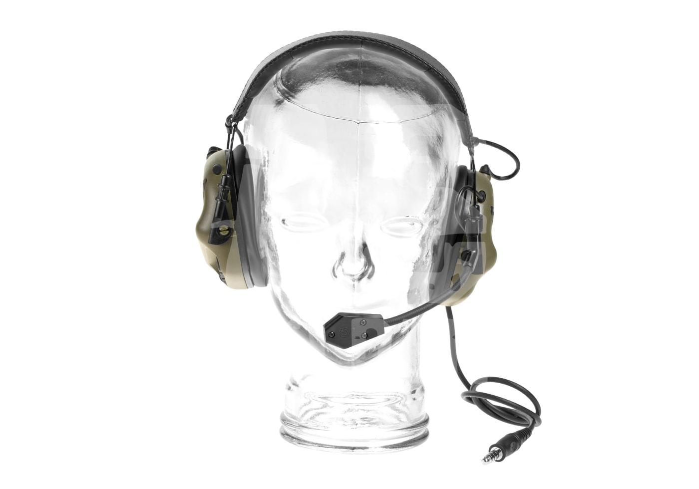 Airsoft-Taktikheadset auf durchsichtigem Mannequin-Kopf auf weißem Hintergrund.
