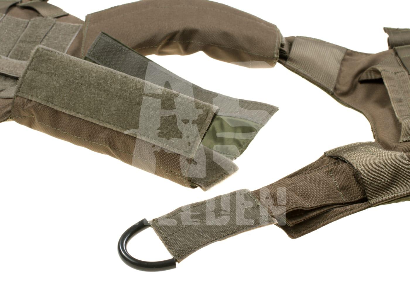 Olivefarbenes Airsoft-Tactical-Gurtzeug mit Klettverschlüssen und D-Ring.