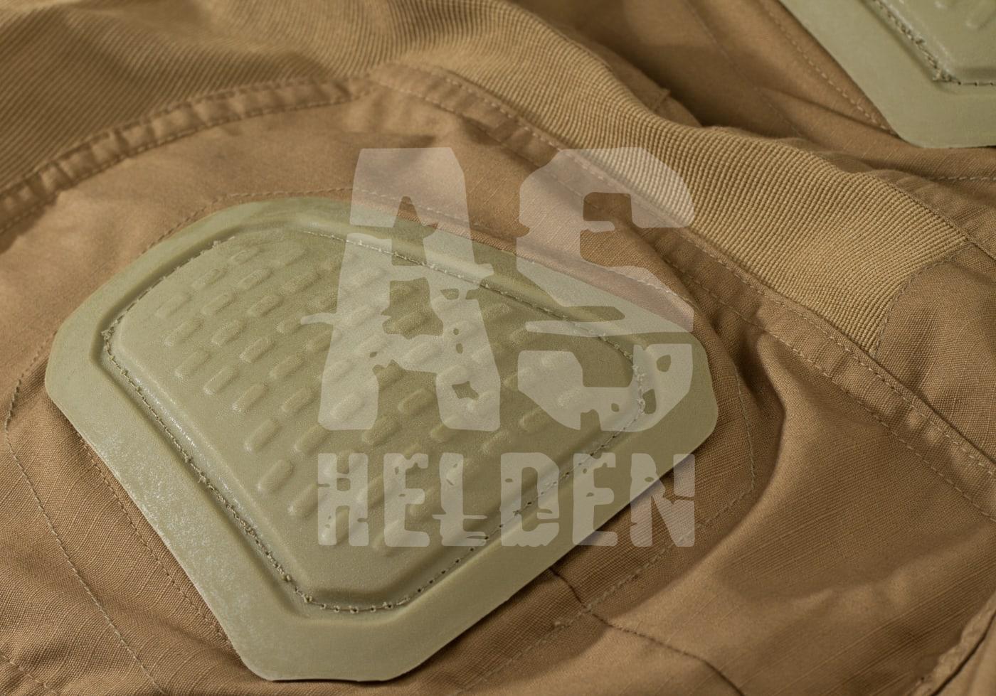 Beige taktische Hose mit integriertem Kniepolster für Airsoft-Einsätze.