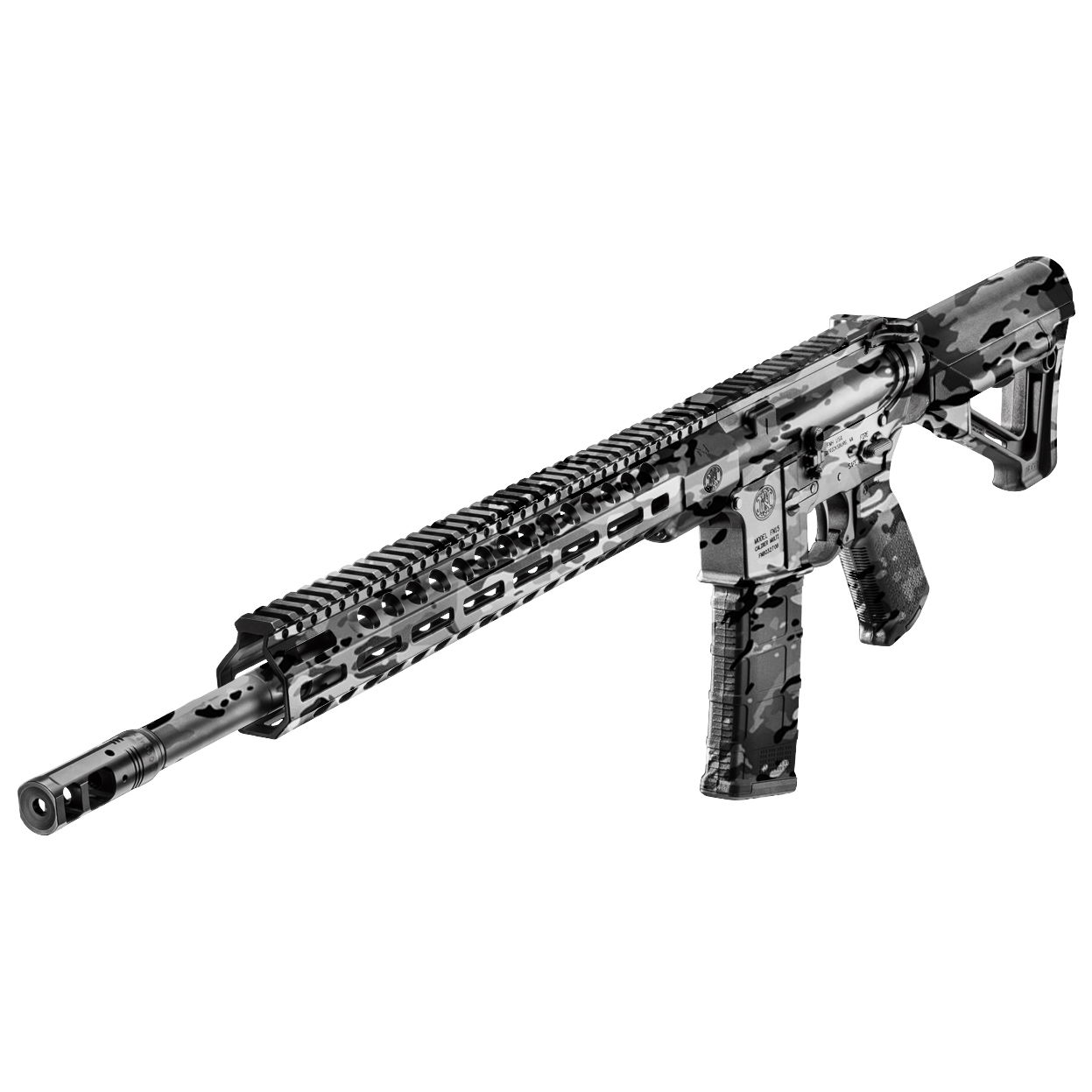 Airsoftgewehr mit Tarnmuster, langem Handschutz und Magazin.