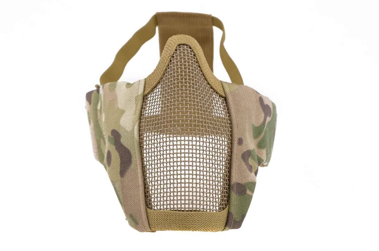 Tarnfarbene Airsoft-Maske mit Metallgitter, optimaler Gesichtsschutz.