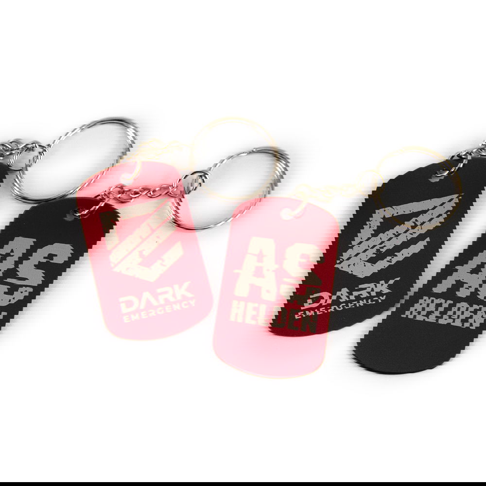 Dark Emergency - Dog Tag (Rot) Rote Dogtags als Schlüsselanhänger mit "Dark Emergency" und "AS Helden" Logos.