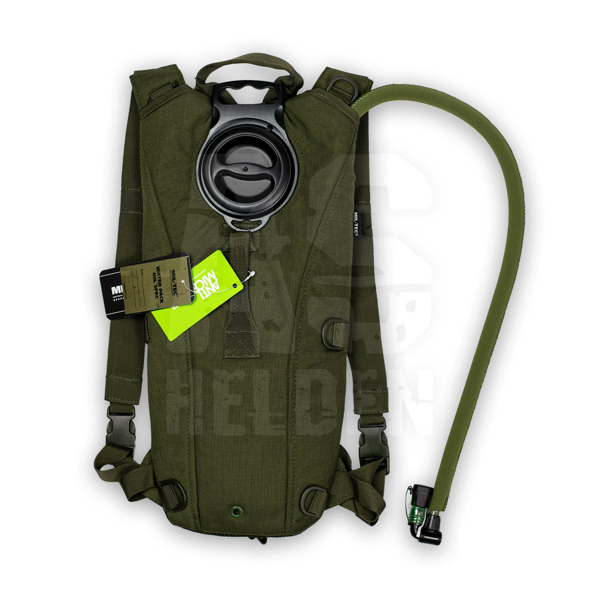 Grünes Trinksystem mit Schlauch und Tragegurten, ideal für Airsoft und Outdoor-Aktivitäten.