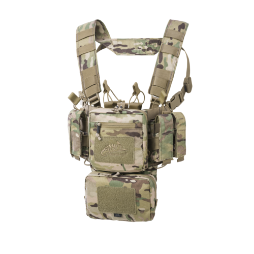 Taktische Weste in Multicam-Muster mit MOLLE-System für Airsoft-Ausrüstung.
