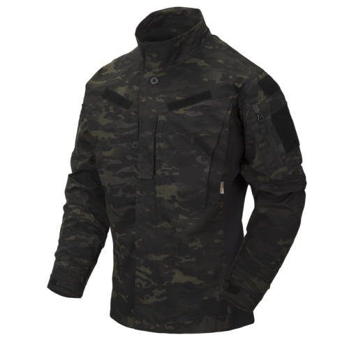Airsoft-Tarnjacke mit Multicam-Design, Stehkragen und Taschen. Ideal für taktische Einsätze.