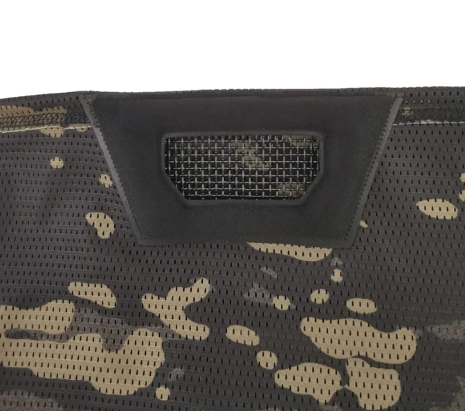 Tarnmuster mit rechteckigem Belüftungsfenster.