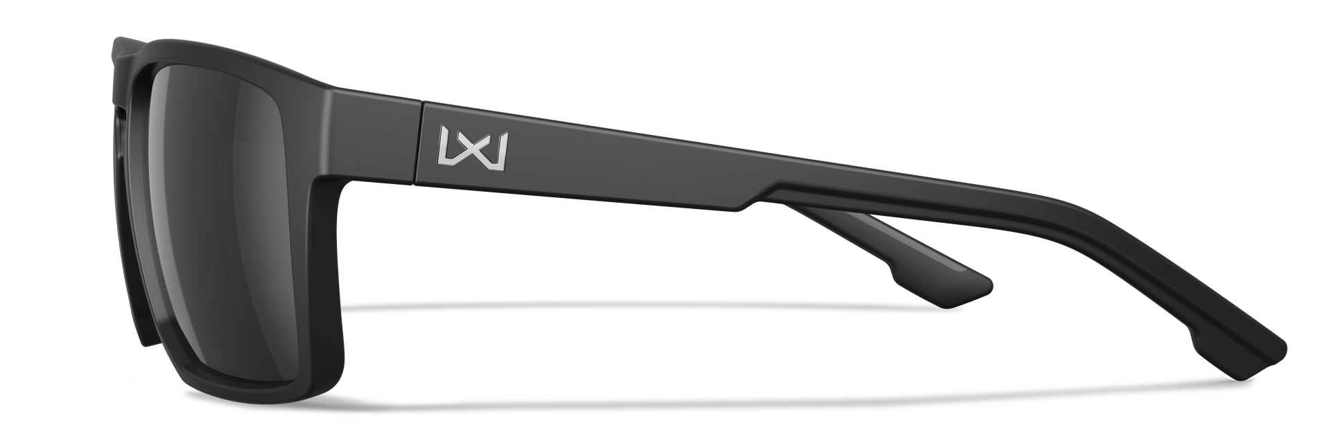 Schwarze Airsoft-Schutzbrille mit getönten Gläsern von der Seite betrachtet.