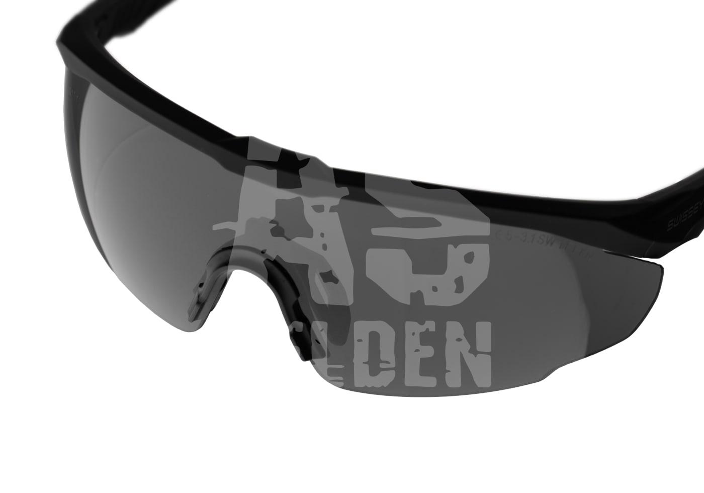 Schwarze taktische Schutzbrille mit dunklen Gläsern für Airsoft.