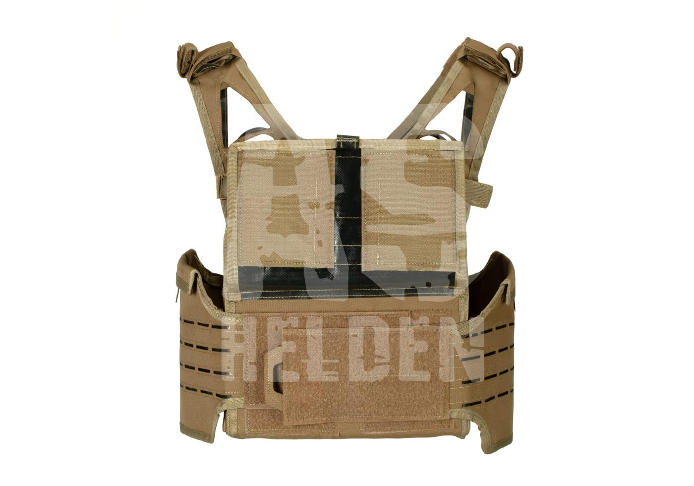 Taktische Plate Carrier Weste in Coyote-Tan mit MOLLE-System und Camo-Muster. Ideal für Airsoft-Einsätze.