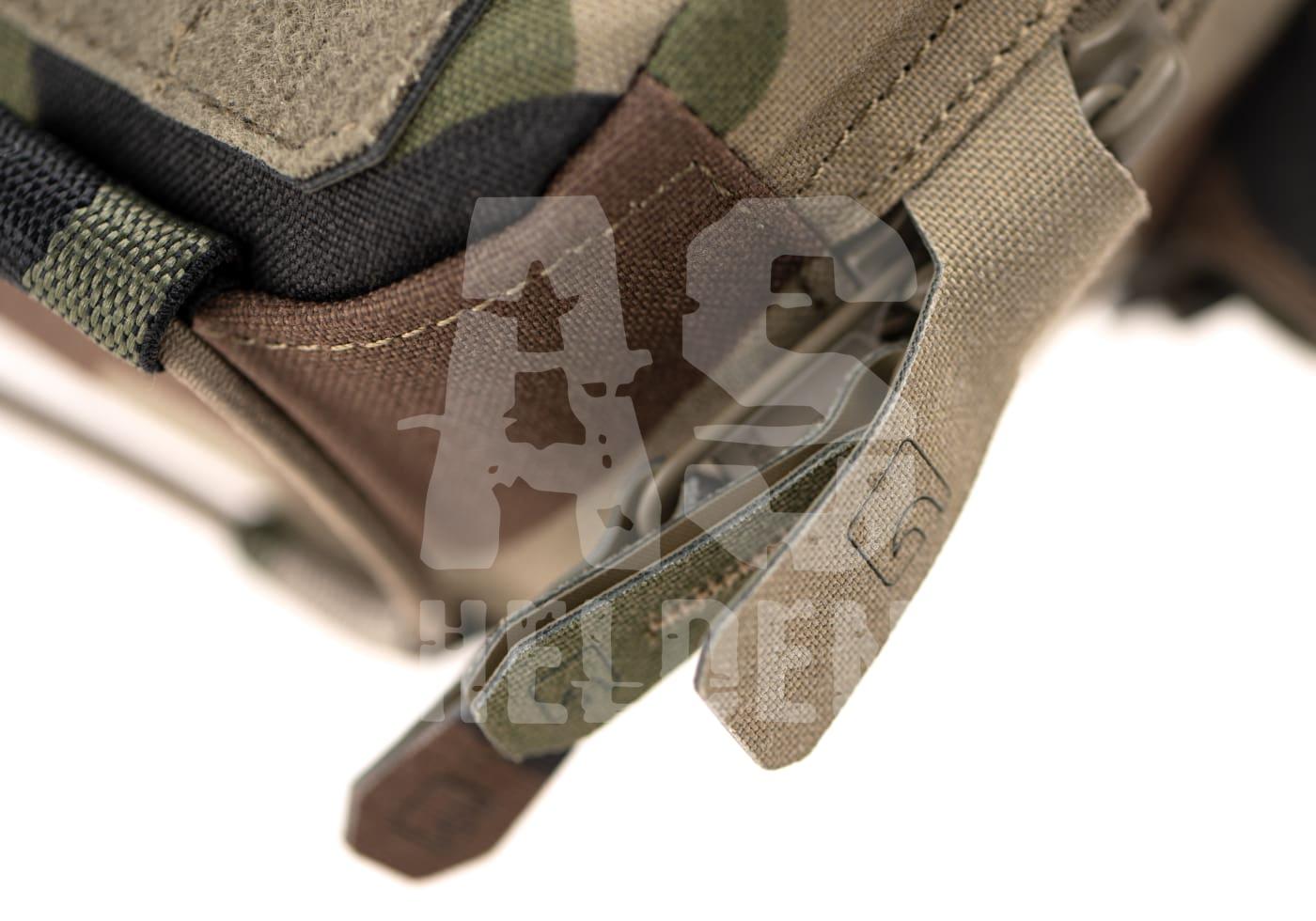 Nahaufnahme einer airsoft-taktischen Ausrüstung in Tarnmuster mit Klettverschluss.