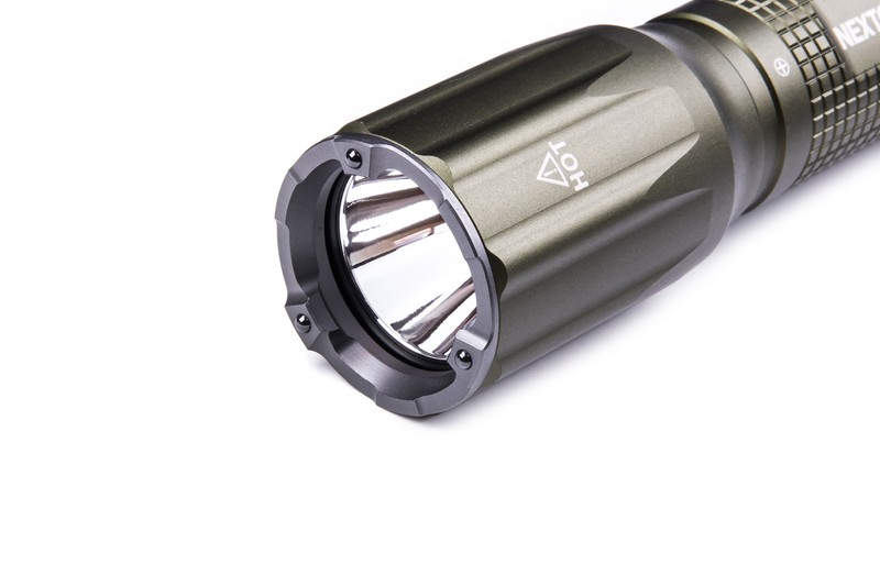 Nextorch TA30CG Taktische LED Taschenlampe mit KISS Schalter