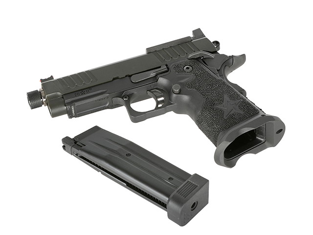 Schwarze Airsoft-Pistole mit Magazin, modernem Design und strukturierter Griffoberfläche.