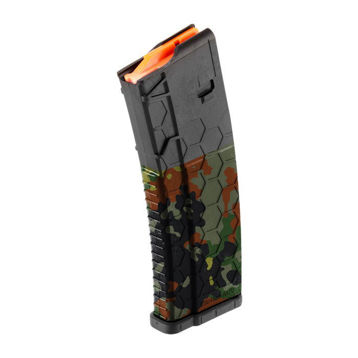 GunsWrap AR15 / M4 Rifle Magazin Skins Airsoft-Magazin mit Hexagon-Muster und Camouflage-Design, halb transparent und mit orangem Innenleben.