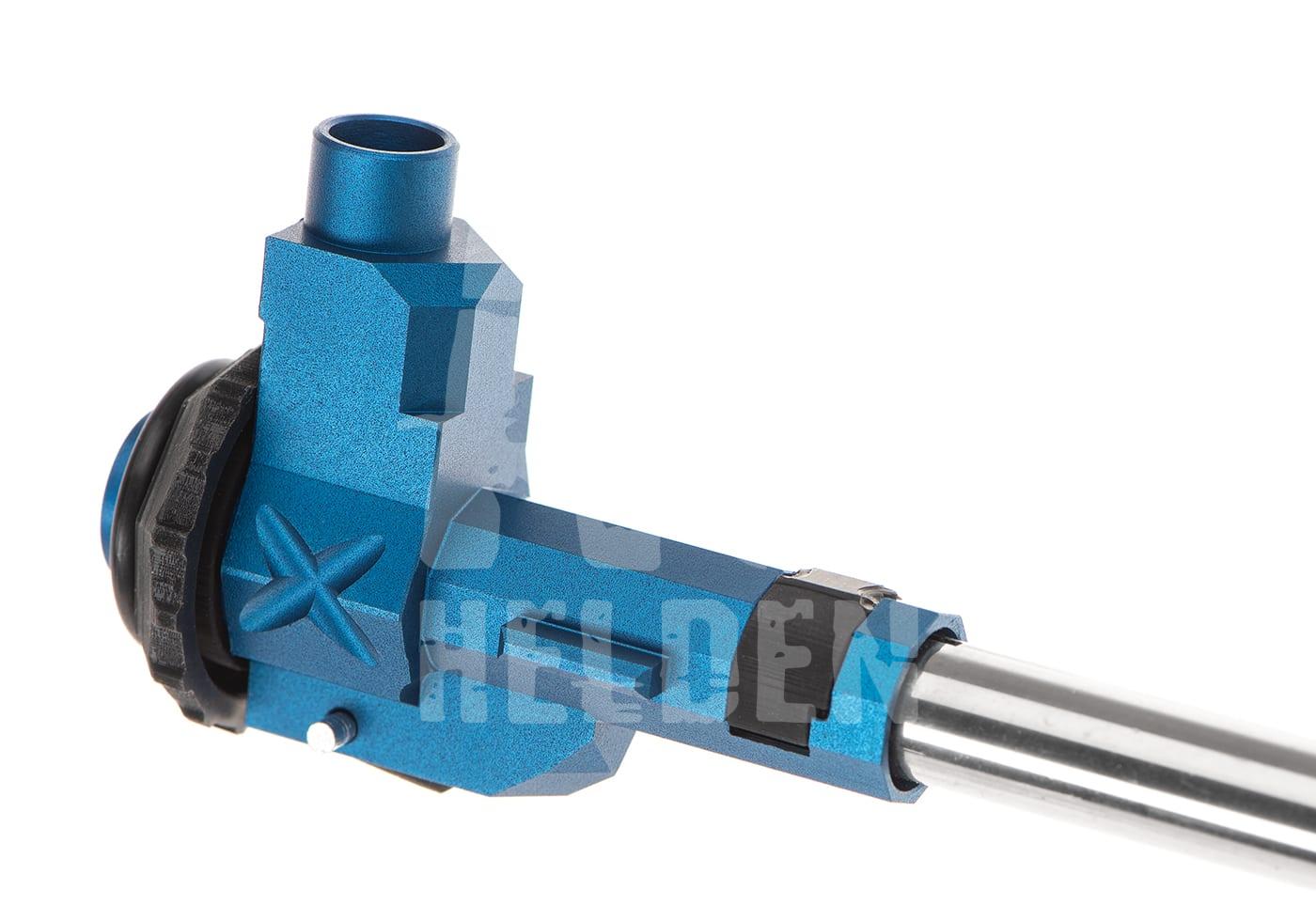 Blaues Airsoft-Hop-Up-System mit silbernem Innenlauf, Nahaufnahme.