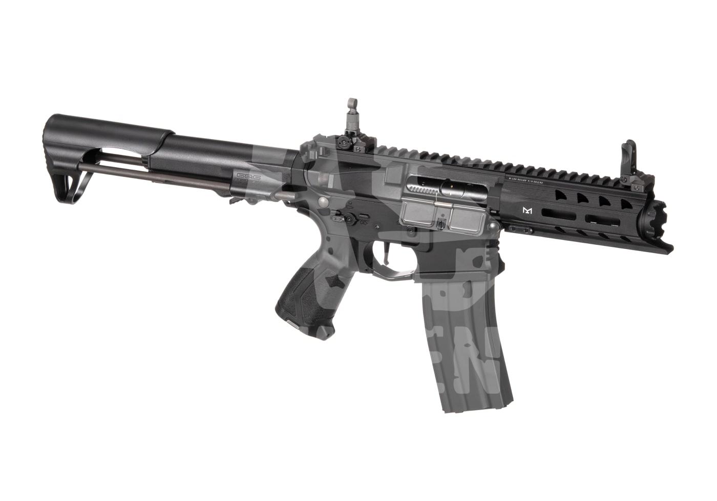 Schwarzes Airsoft-Sturmgewehr mit taktischer Schiene und verstellbarem Schaft, rechtsseitig gezeigt.