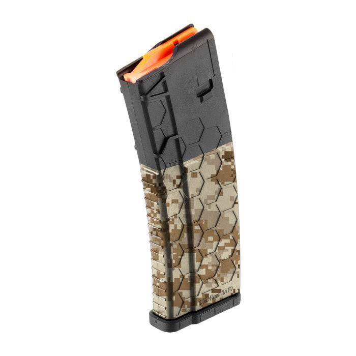 Airsoft-Magazin mit Hex-Camo-Muster, schwarz und digital-braun.