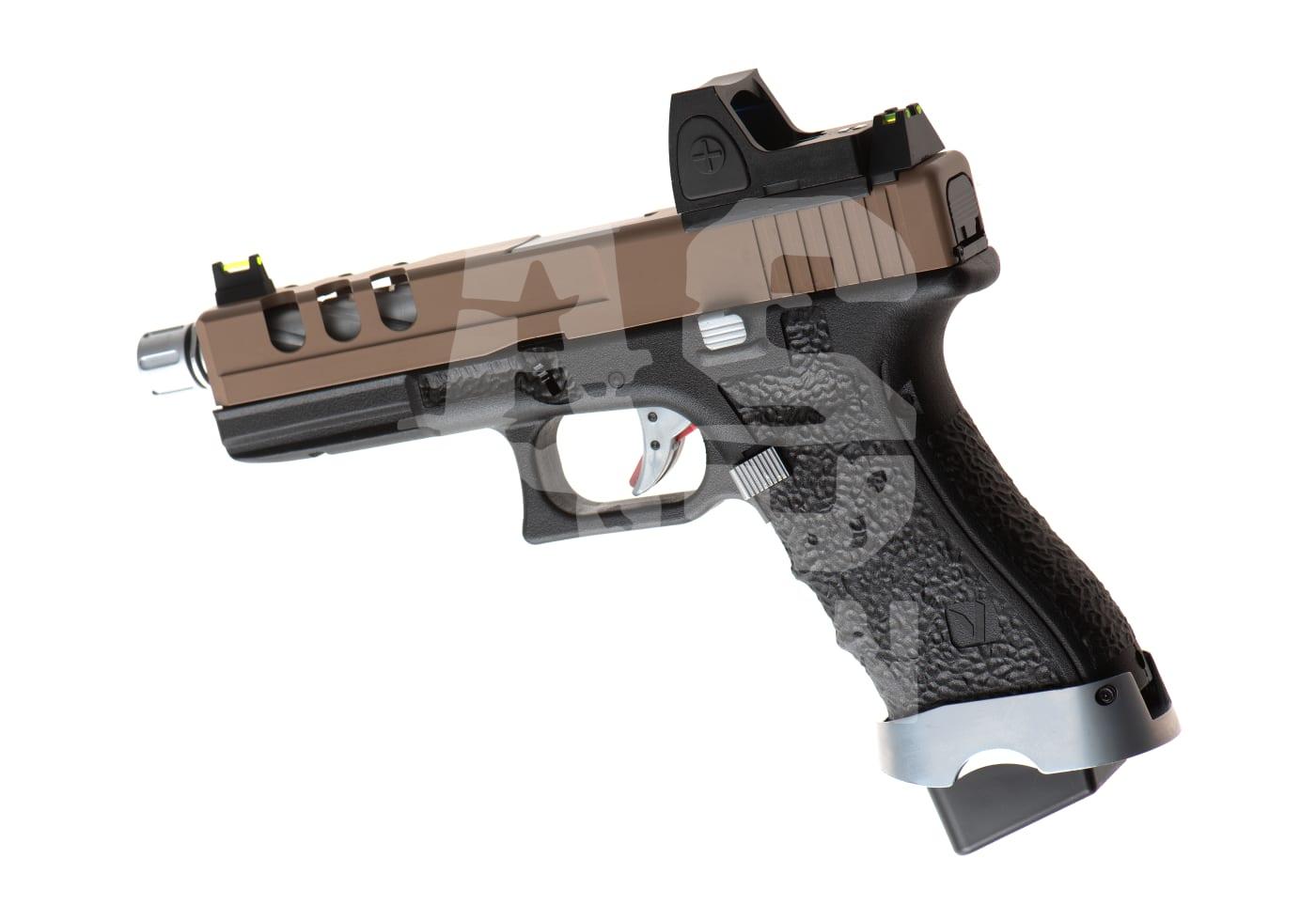 Airsoft-Pistole mit schwarzem Griff und braunem Schlitten, seitlich mit Visieraufsatz.