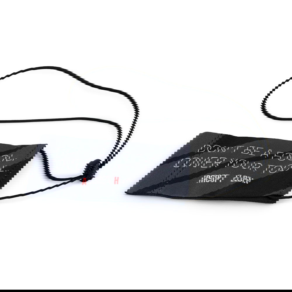 Dark Emergency Laufsocke Airsoft-Laufabdeckung mit Schriftzug "Don't be a fool, cover your tool" und Airsoft Helden Logo.