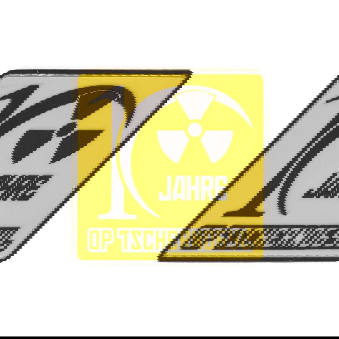 OP Tschernobyl - 10 Jahre Jubiläums Patch Gelbes Airsoft-Patch, Aufschrift: "10 Jahre OP Tschernobyl" mit Strahlensymbol.
