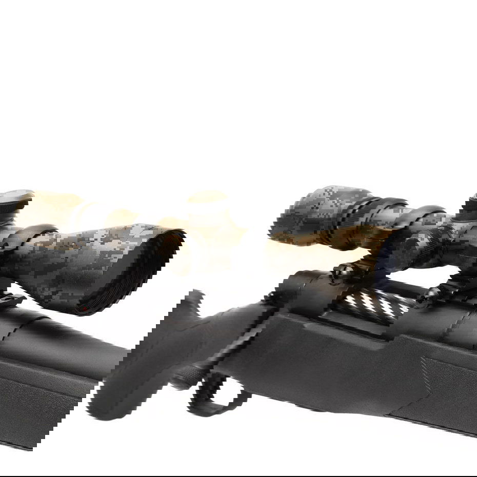 Airsoft-Gewehr mit digitalem Tarnmuster-Zielfernrohr, Kurbelverschluss.